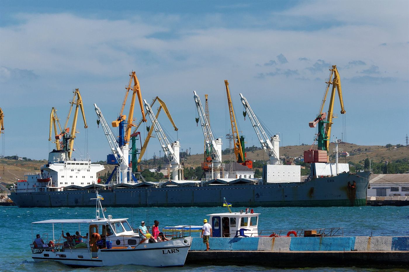 A bulk carrier at a Russian port, the ship class abandoned in the August incident.