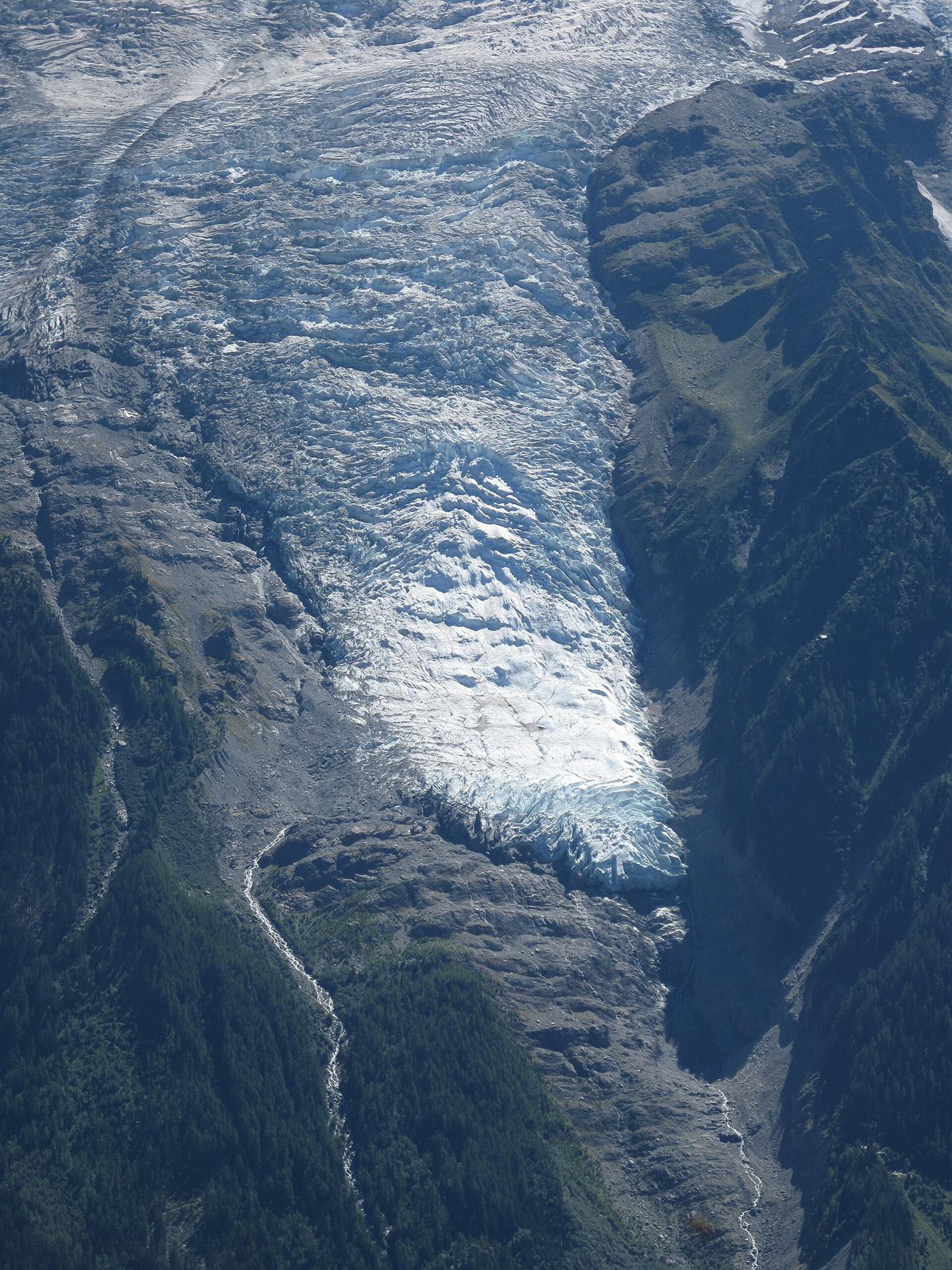 The Mer de Glacier on Mont Blanc, one of the Alpine glaciers cited in the heat-stress reporting.