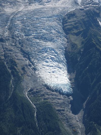 The Mer de Glacier on Mont Blanc, one of the Alpine glaciers cited in the heat-stress reporting.